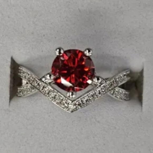 NWT Stunning MOISSANITE 1.OCt White Gold Plated/GRA Certified Ring - Size 6